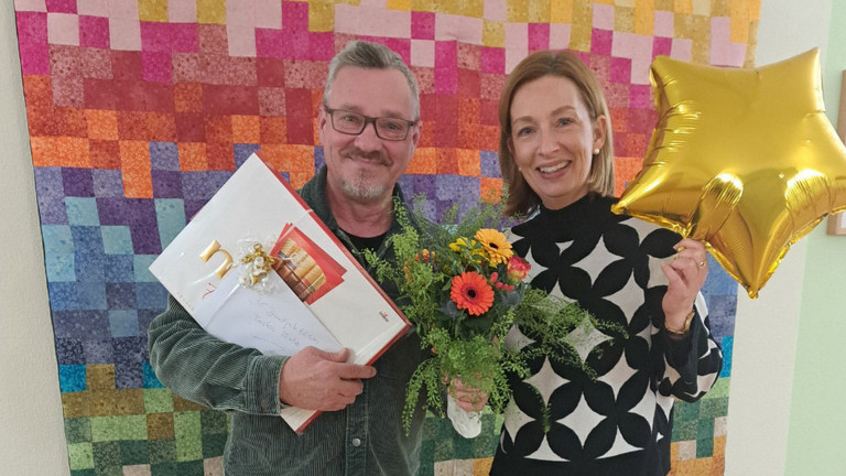 Mitarbeiter Torsten Wietz und Einrichtungsleiterin Gesina Schwieger